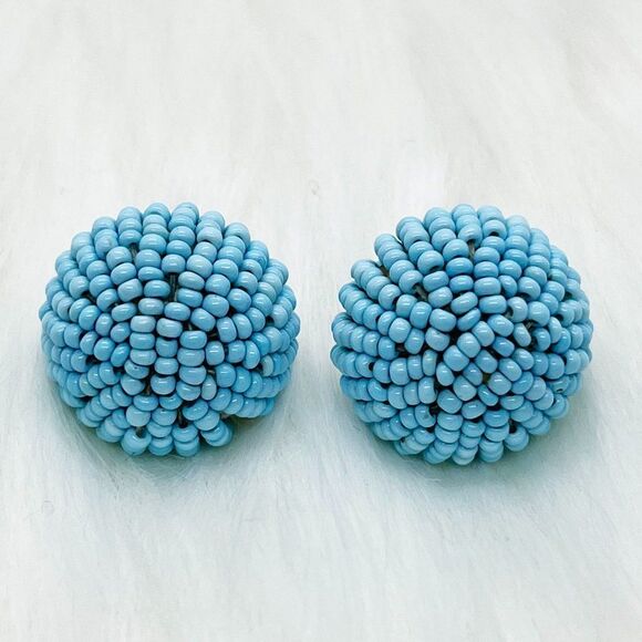 🔮 5/$25 Vintage 1970s Bohemian Turquoise Beaded Screw Back‎ Earrings - Picture 1 of 9